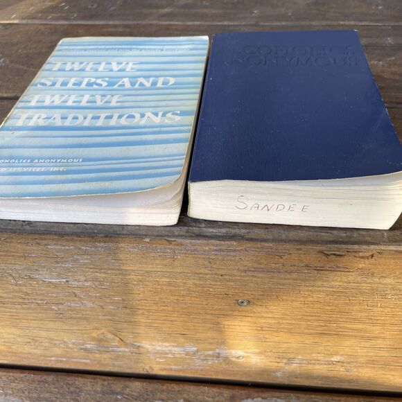 Lot of 2 Alcoholics Anonymous & Twelve Steps Twelve Traditions Paperback Books‎ - Picture 2 of 6